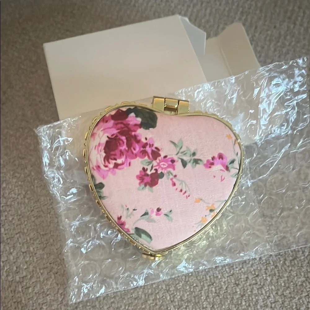 SHEIN Pink Floral Heart-Shaped Compact Mirror